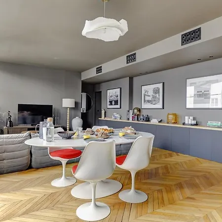 Apartment Vendome 2bd Paris